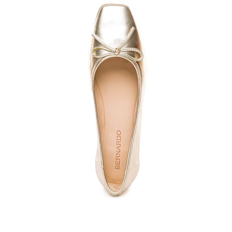 Gold Bernardo Gwynn Women Ballet Flats | VHA4855MG