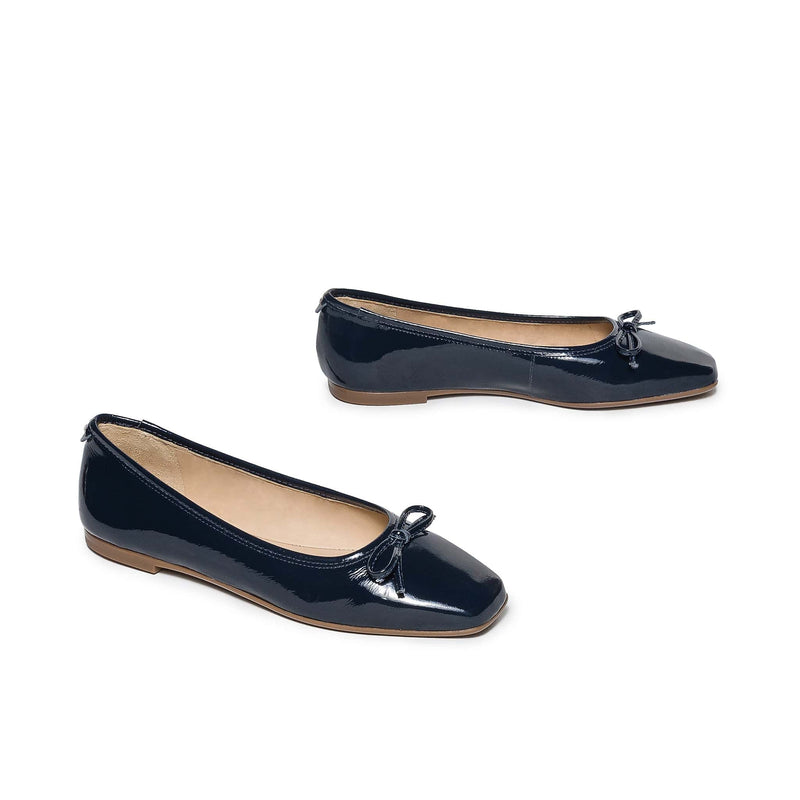 Navy Bernardo Gwynn Women Ballet Flats | TCW1725AL