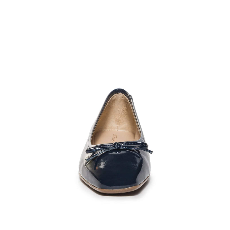 Navy Bernardo Gwynn Women Ballet Flats | TCW1725AL