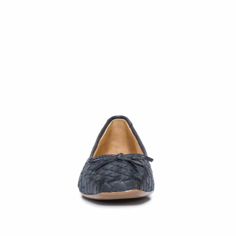 Navy Bernardo Gwynn Woven Women Ballet Flats | IVI774ZL