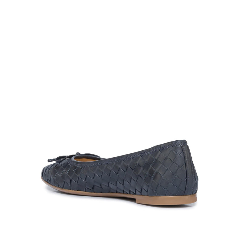 Navy Bernardo Gwynn Woven Women Ballet Flats | IVI774ZL